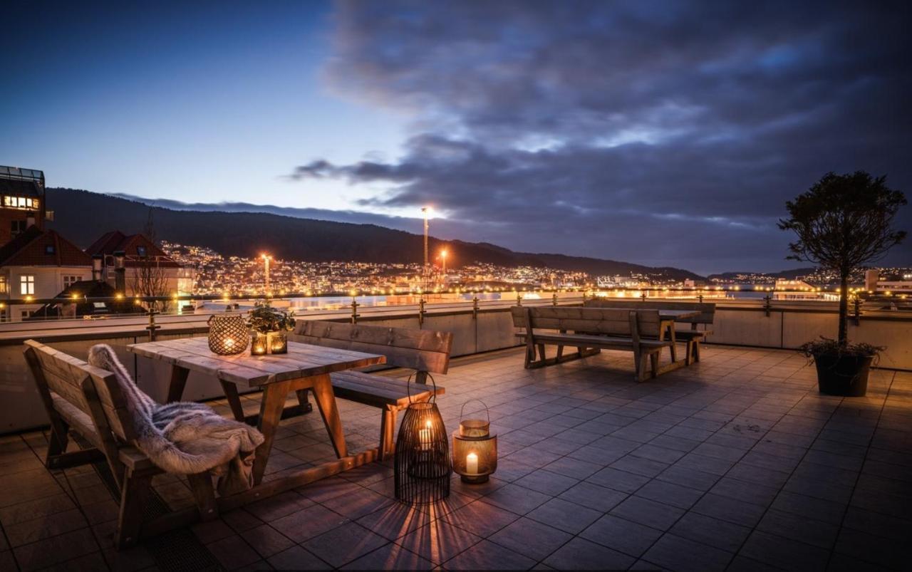 Penthouse With Private Balcony In The City Centre Of Bergen Appartement Buitenkant foto