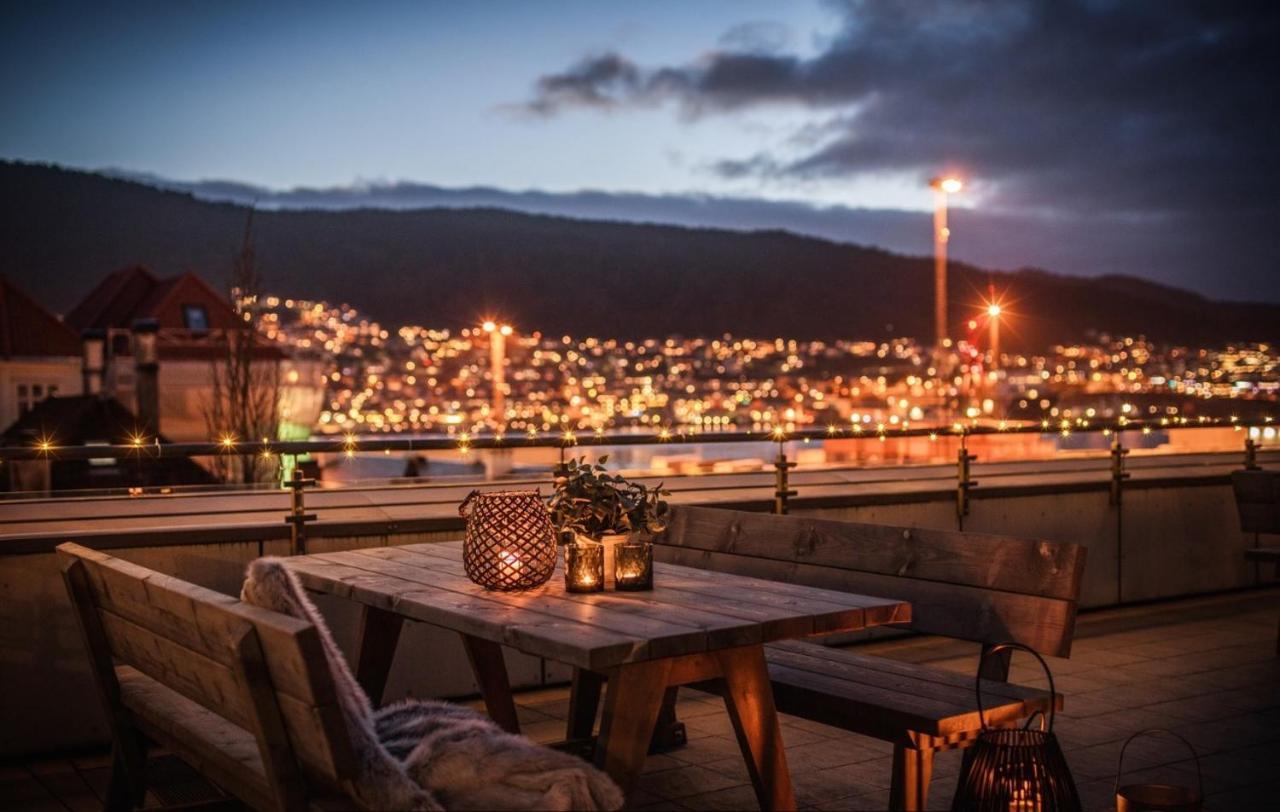 Penthouse With Private Balcony In The City Centre Of Bergen Appartement Buitenkant foto