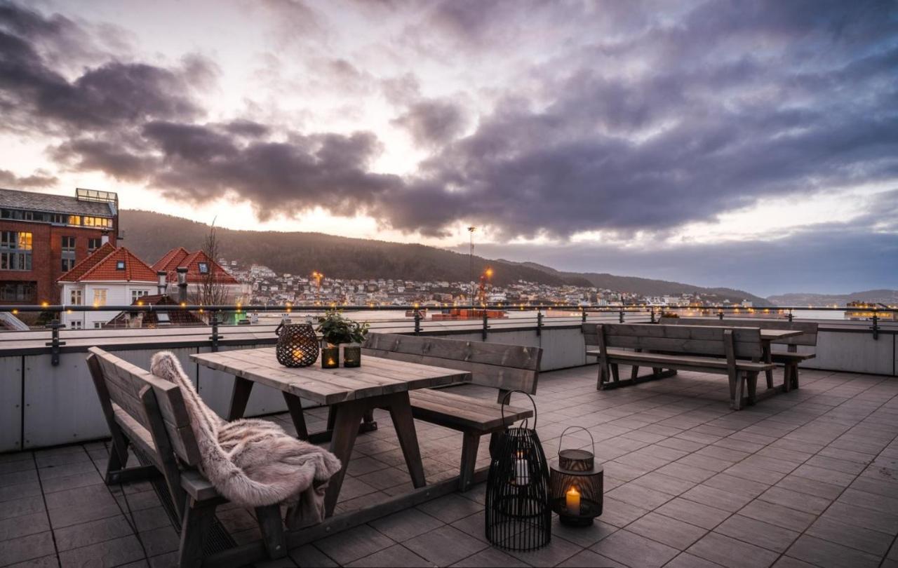 Penthouse With Private Balcony In The City Centre Of Bergen Appartement Buitenkant foto